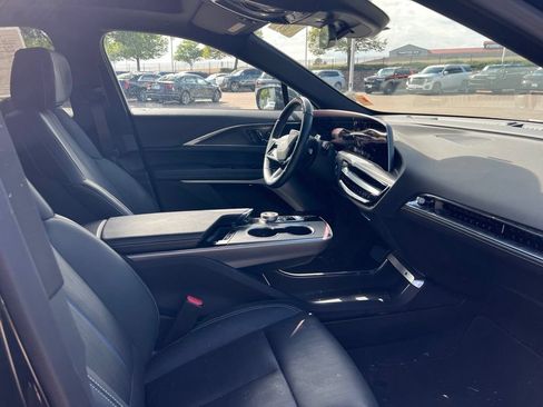 Used 2024 Cadillac Lyriq Luxury AWD/4WD image 21
