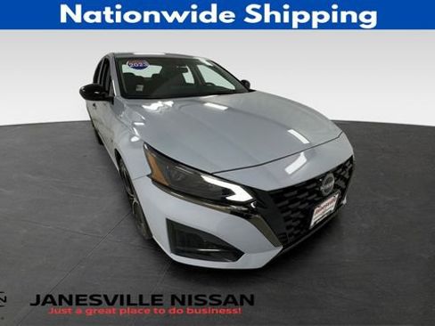 Certified 2023 Nissan Altima 2.5 SR w/ SR Premium Package AWD/4WD image 1