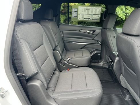 New 2026 Chevrolet Traverse LT w/ Enhanced Driving Package image 32