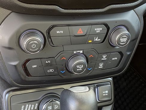 Used 2022 Jeep Renegade Trailhawk w/ Trailer Tow Group image 20