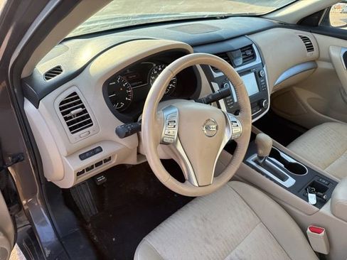 Used 2016 Nissan Altima 2.5 SV w/ Convenience Package image 11