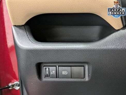 Used 2022 Toyota RAV4 LE AWD/4WD image 22