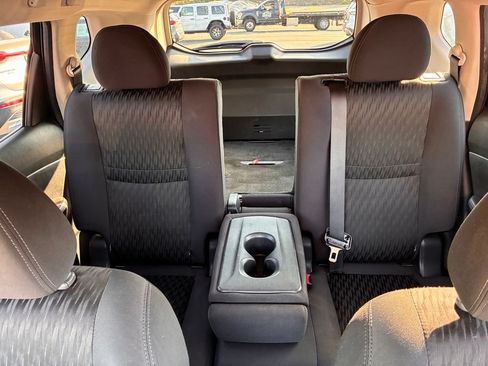 Used 2019 Nissan Rogue SV AWD/4WD image 16
