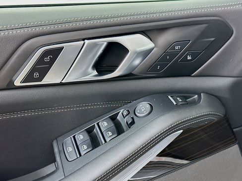 Used 2025 BMW X5 xDrive50e image 15