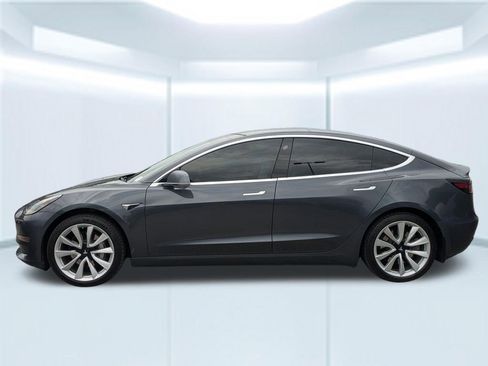Used 2019 Tesla Model 3 Performance AWD/4WD image 2
