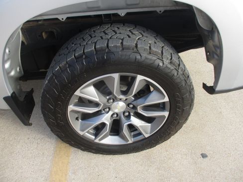 Used 2019 Chevrolet Silverado 1500 LT w/ Texas Edition image 6