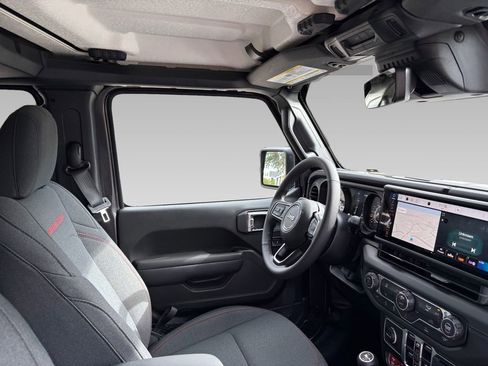 New 2026 Jeep Wrangler Unlimited Rubicon w/ Technology Group image 8