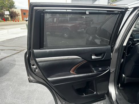 Used 2019 Toyota Highlander Limited AWD/4WD image 20