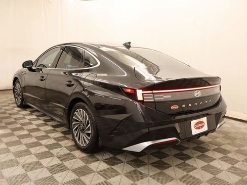Used 2025 Hyundai Sonata Limited FWD image 3