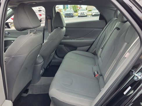 New 2025 Hyundai Elantra SEL FWD image 6
