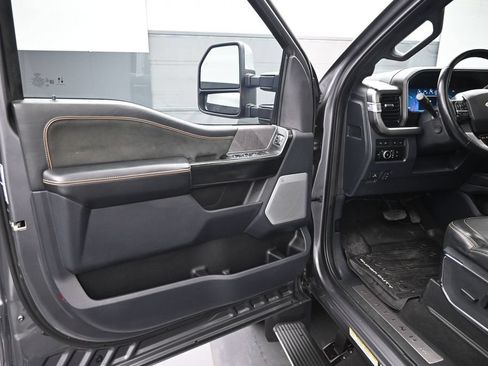 Certified 2023 Ford F450 Platinum w/ FX4 Off-Road Package AWD/4WD image 16
