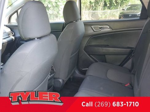 Used 2024 Kia Sportage LX AWD/4WD image 40