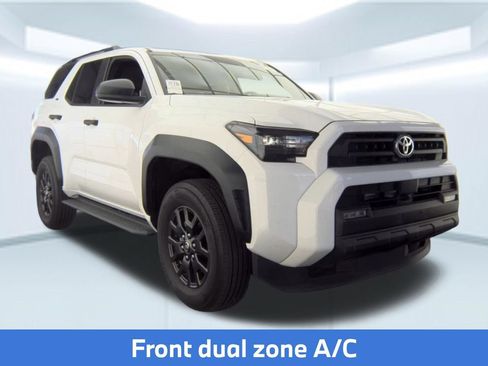 Used 2025 Toyota 4Runner SR5 AWD/4WD image 5