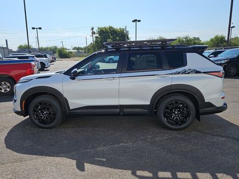 New 2025 Mitsubishi Outlander AWD image 7