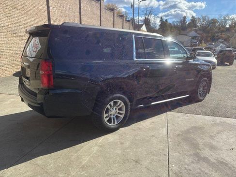 Used 2018 Chevrolet Suburban LS image 7