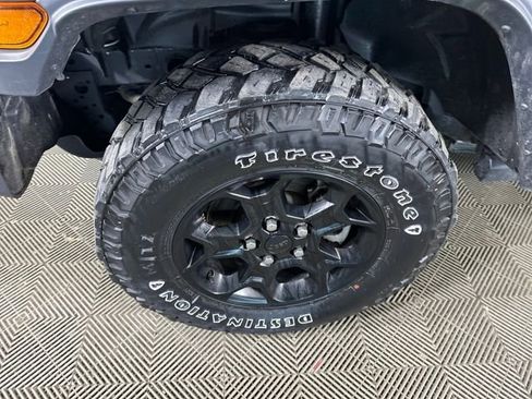Used 2023 Jeep Wrangler Unlimited w/ Cold Weather Group AWD/4WD image 9