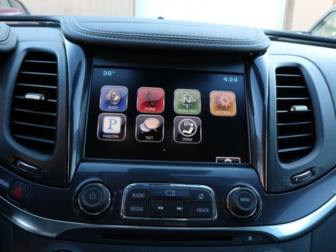 Used 2015 Chevrolet Impala LT w/ Convenience Package image 27