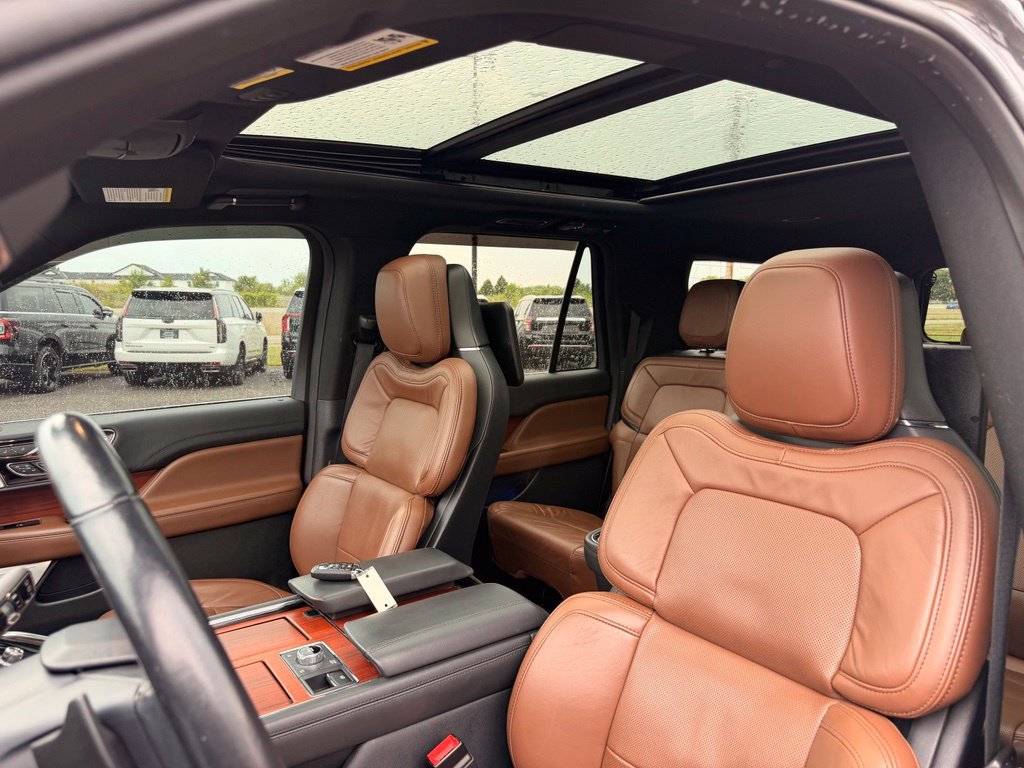 Used 2022 Lincoln Navigator L Reserve AWD/4WD image 23