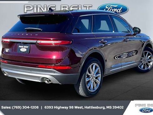 Used 2021 Lincoln Corsair FWD w/ Premium Package image 11