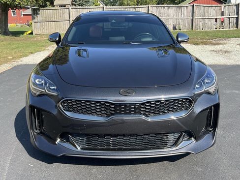 Used 2021 Kia Stinger GT2 image 2