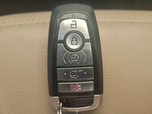 Used 2021 Ford Explorer Limited w/ Hybrid Equipment Group 310A AWD/4WD image 32