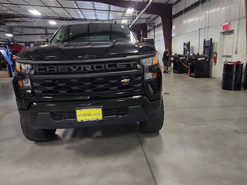 Used 2022 Chevrolet Silverado 1500 Custom AWD/4WD image 3
