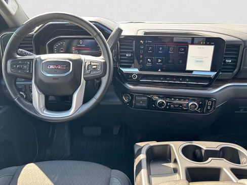 Used 2025 GMC Sierra 2500 SLE w/ SLE Value Package; AWD/4WD image 11