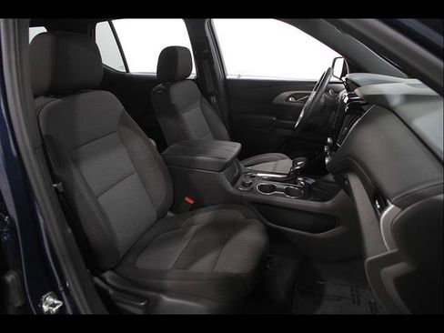 Used 2023 Chevrolet Traverse LT FWD image 18