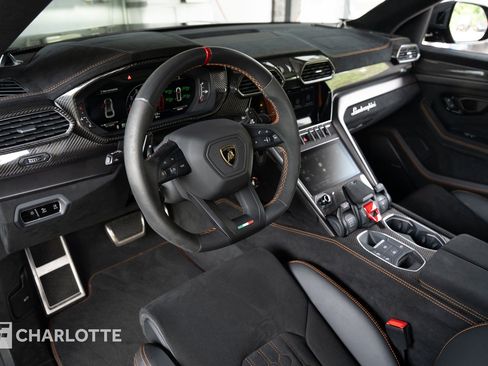 Used 2021 Lamborghini Urus AWD/4WD image 23