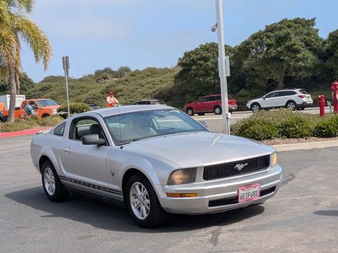 Used 2009 Ford Mustang Coupe image 3