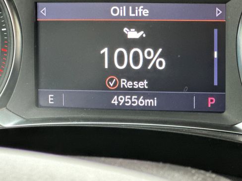 Used 2023 Chevrolet Traverse LT image 3