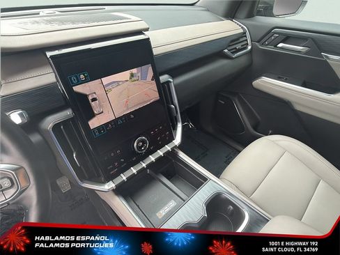 Certified 2026 GMC Acadia Elevation w/ Elevation Premium Package FWD image 19