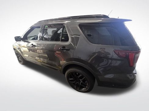 Used 2018 Ford Explorer Sport w/ Equipment Group 401A image 5