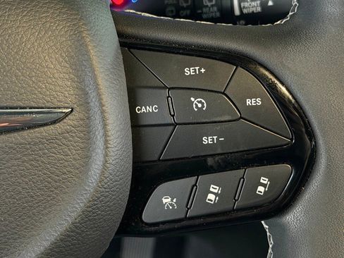 Used 2022 Chrysler Pacifica Touring-L w/ S Appearance Package image 15