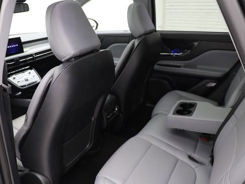 Used 2022 Lincoln Corsair AWD w/ Premium Package image 10