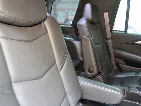 Used 2016 Cadillac Escalade Platinum image 12