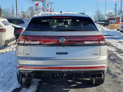 New 2026 Volkswagen Atlas Cross Sport SEL R-Line image 4