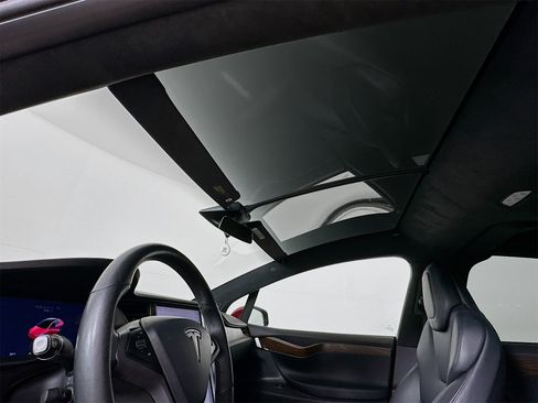 Used 2018 Tesla Model X P100D image 22