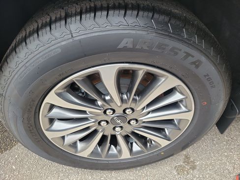 Certified 2023 Lincoln Nautilus AWD image 6