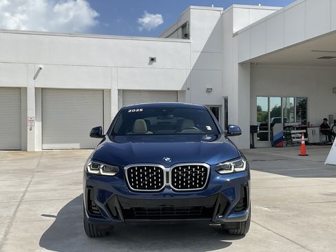 Certified 2025 BMW X4 xDrive30i w/ Premium Package AWD/4WD image 2