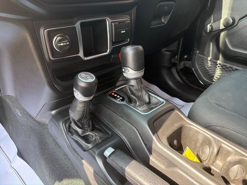 Used 2020 Jeep Wrangler Unlimited Sport AWD/4WD image 12