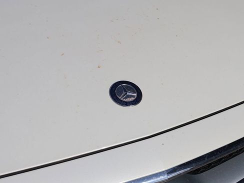 Used 2016 Mercedes-Benz E 400 4MATIC Sedan image 2