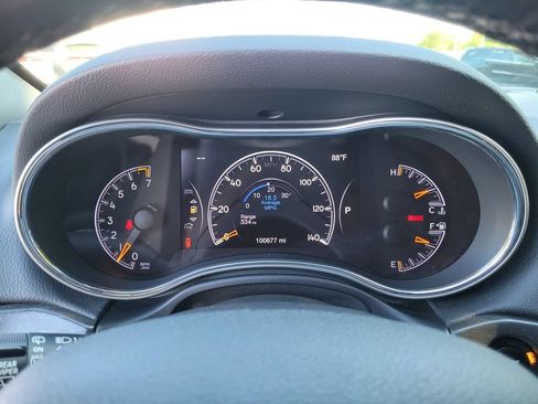 Used 2018 Jeep Grand Cherokee Altitude AWD/4WD image 24