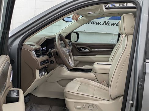 Used 2024 GMC Yukon Denali image 3