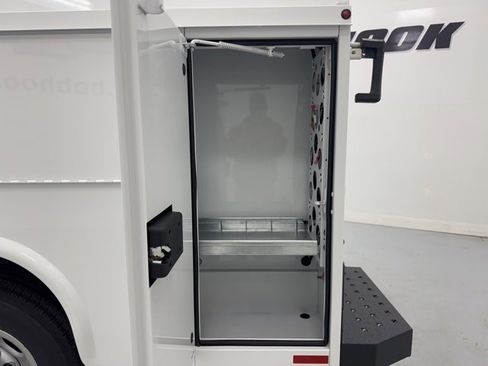 New 2025 Chevrolet Express 3500 Work Van w/ Power Convenience Package image 25