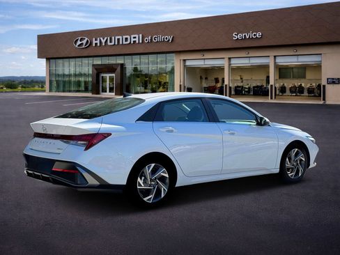 New 2026 Hyundai Elantra Limited FWD image 7
