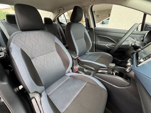 Used 2025 Nissan Versa SV FWD image 36