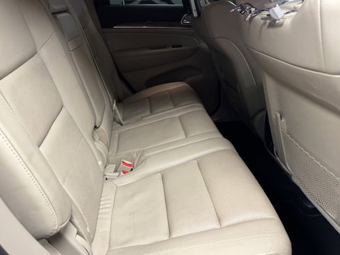 Used 2012 Jeep Grand Cherokee Limited w/ Luxury Group II image 16