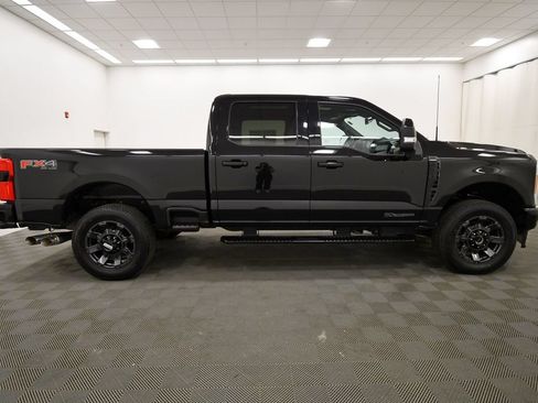 Used 2023 Ford F350 Lariat w/ Lariat Ultimate Package AWD/4WD image 9