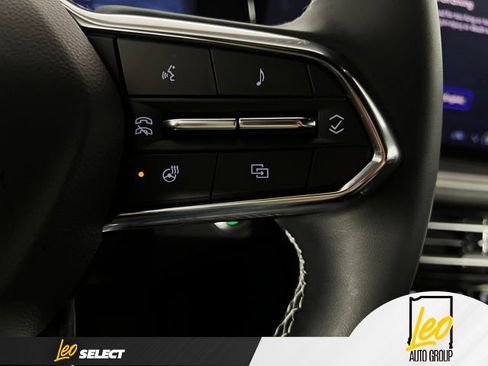 Used 2026 Chevrolet Traverse LT w/ Driver Confidence Package AWD/4WD image 11